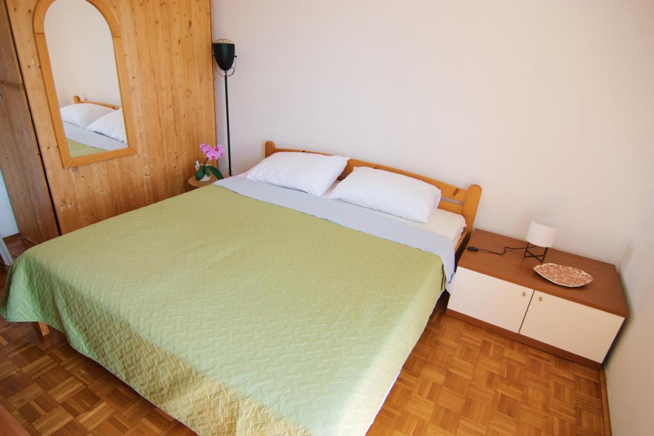 Apartment Todorovic - Macan Pula Bagian luar foto