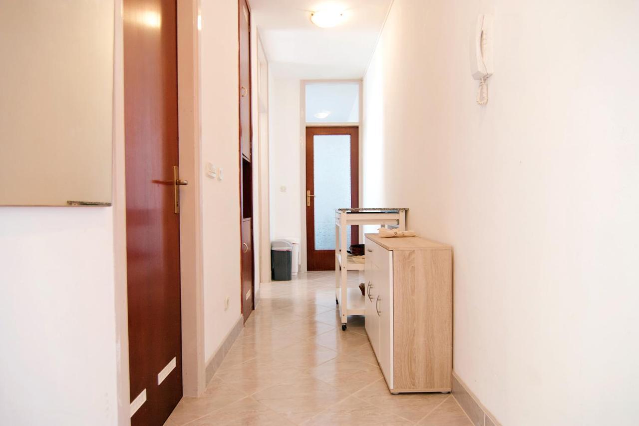 Apartment Todorovic - Macan Pula Bagian luar foto